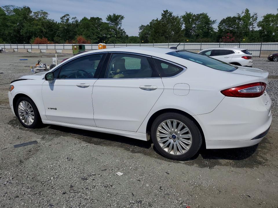 60630956 :رقم المزاد ، 3FA6P0LU1GR387873 vin ، 2016 Ford Fusion مزاد بيع