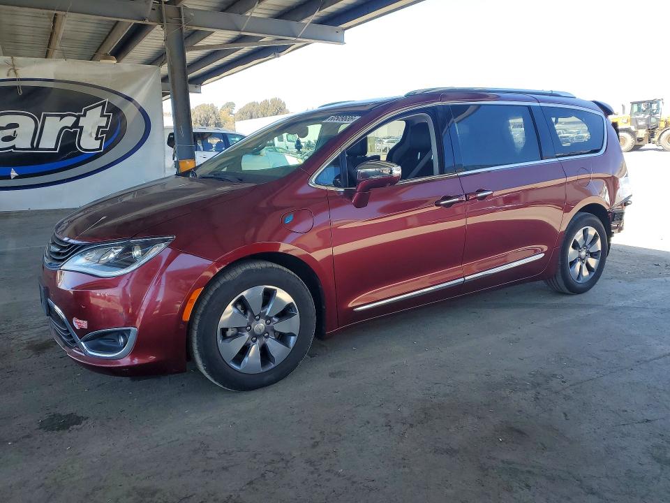 Продажа на аукционе авто 2018 Chrysler Pacifica, vin: 2C4RC1N7XJR109602, номер лота: 60509686