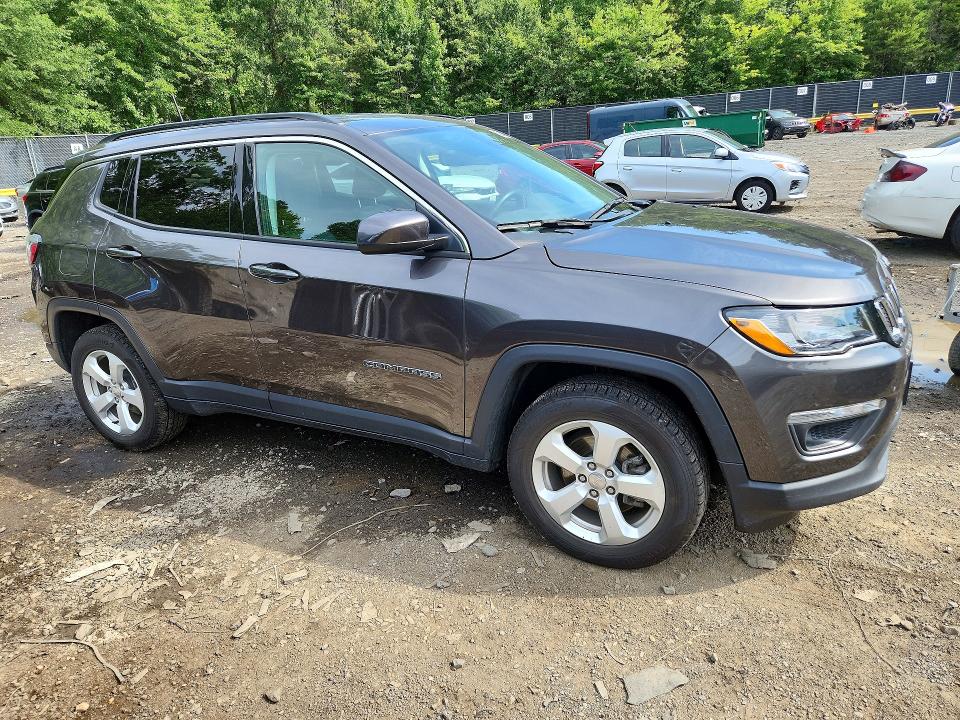 2017 Jeep Compass მანქანა იყიდება აუქციონზე, vin: 3C4NJDBBXHT674681, აუქციონის ნომერი: 62403636