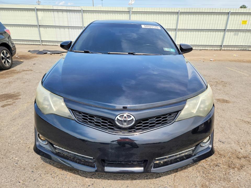 60924176 :رقم المزاد ، 4T1BF1FK2EU308580 vin ، 2014 Toyota Camry مزاد بيع