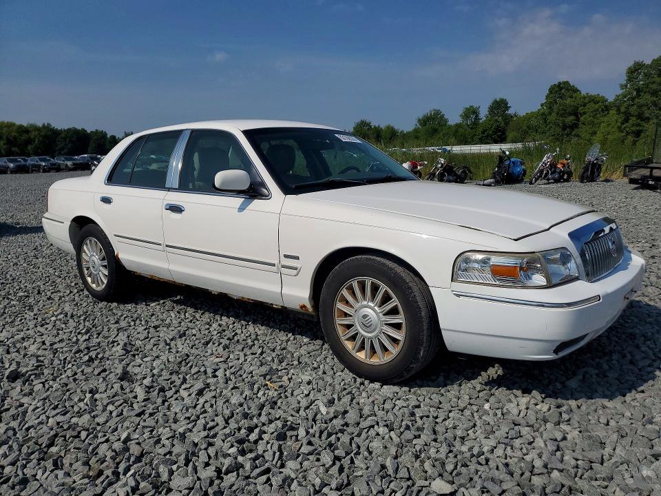 2011 Mercury Grand Marquis მანქანა იყიდება აუქციონზე, vin: 2MEBM7FV4BX601164, აუქციონის ნომერი: 63168526