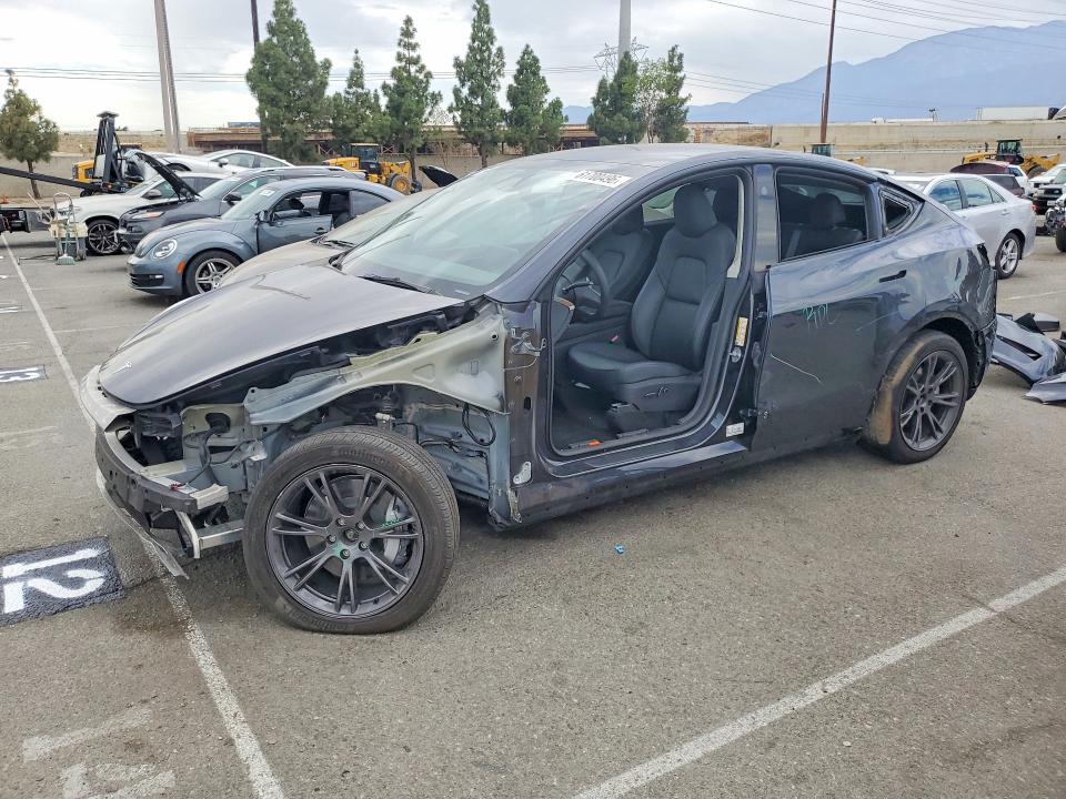 2025 Tesla Model Y მანქანა იყიდება აუქციონზე, vin: 7SAYGDEE5SF302661, აუქციონის ნომერი: 61700496
