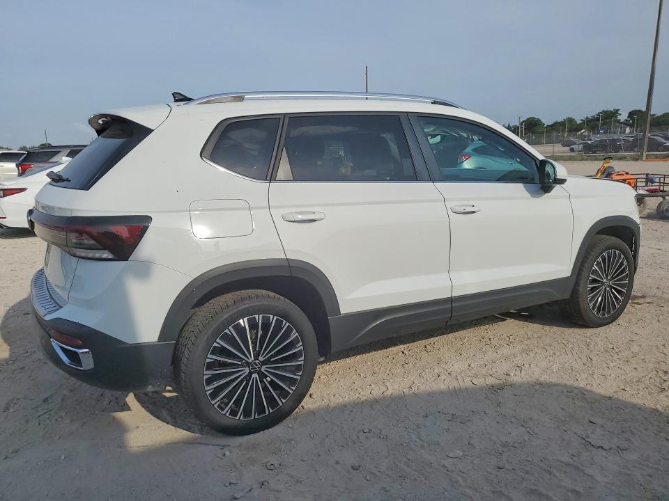 Продажа на аукционе авто 2025 Volkswagen Taos, vin: 3VVSC7B24SM048688, номер лота: 62451066