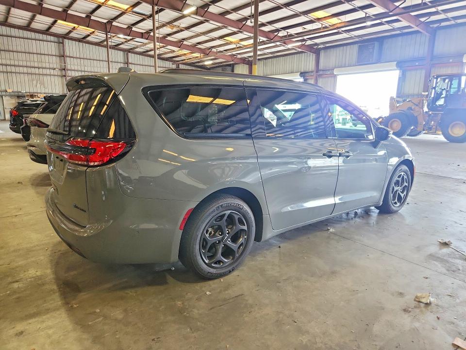 61545756 :رقم المزاد ، 2C4RC1S76MR507866 vin ، 2021 Chrysler Pacifica مزاد بيع