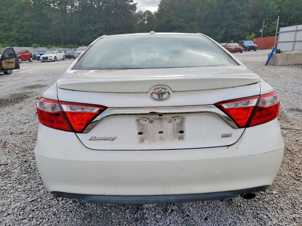 61993986 :رقم المزاد ، 4T1BF1FK9FU087481 vin ، 2015 Toyota Camry مزاد بيع