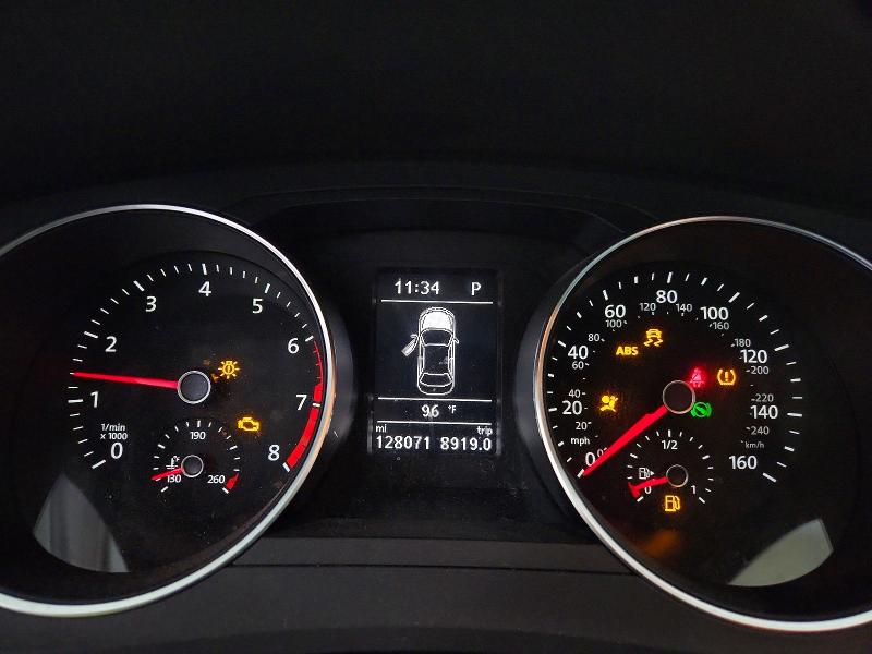 61869786 :رقم المزاد ، 3VWDB7AJ6HM233902 vin ، 2017 Volkswagen Jetta مزاد بيع