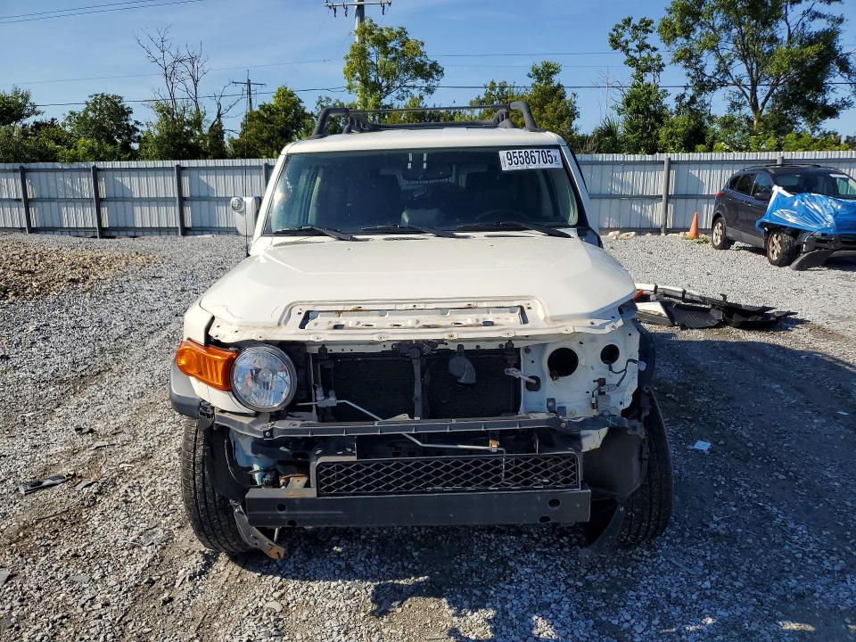 Продаж на аукціоні авто 2013 Toyota Fj Cruiser, vin: JTEBU4BF8DK158520, номер лоту: 95586705