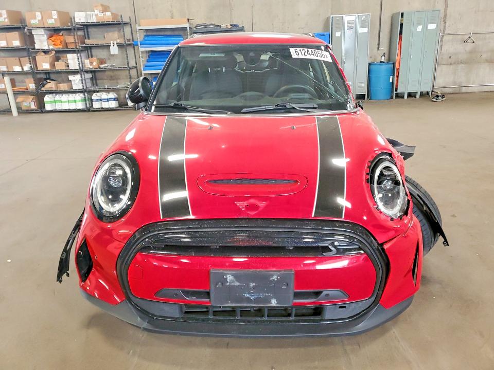 Продажа на аукционе авто 2023 Mini Cooper, vin: WMW13DJ0XP2T82180, номер лота: 61244056