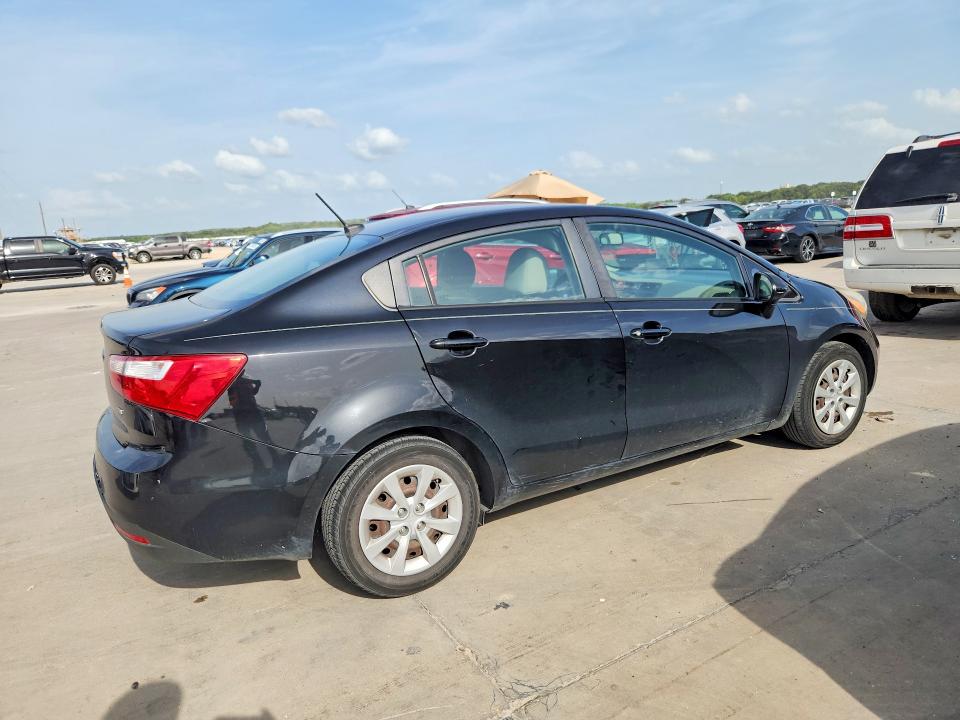 61799766 :رقم المزاد ، KNADM4A39F6527091 vin ، 2015 Kia Rio مزاد بيع