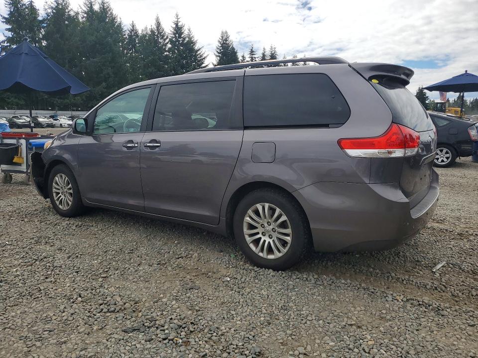 2011 Toyota Sienna მანქანა იყიდება აუქციონზე, vin: 5TDYK3DC1BS021250, აუქციონის ნომერი: 62302016
