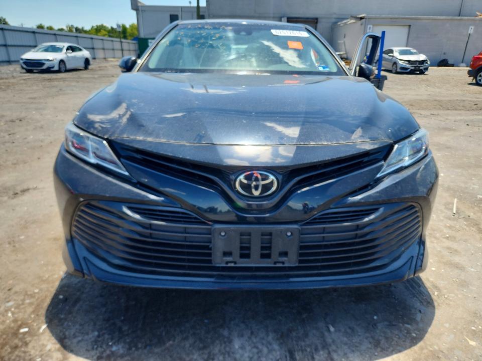 Продажа на аукционе авто 2018 Toyota Camry, vin: 4T1B11HK1JU114127, номер лота: 62512616