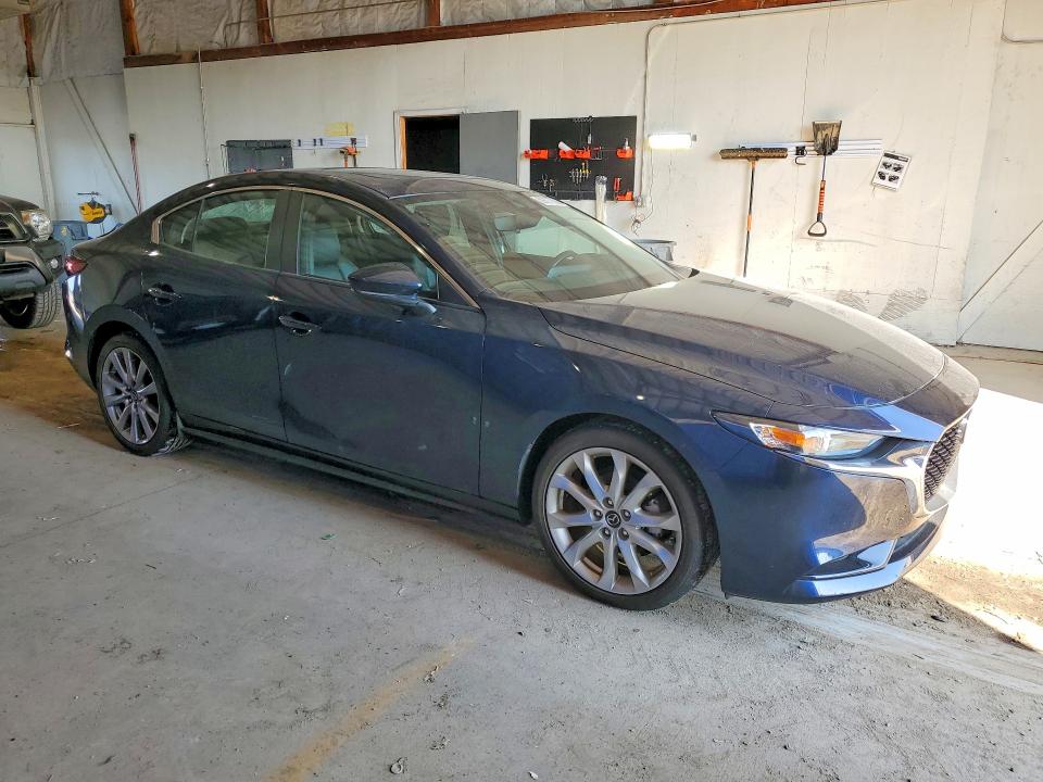Продажа на аукционе авто 2022 Mazda 3, vin: 3MZBPACLXNM305989, номер лота: 59177356