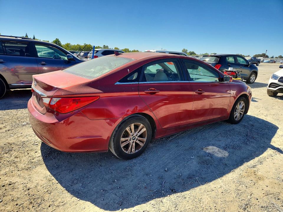 62319106 :رقم المزاد ، 5NPEB4AC1DH646429 vin ، 2013 Hyundai Sonata مزاد بيع