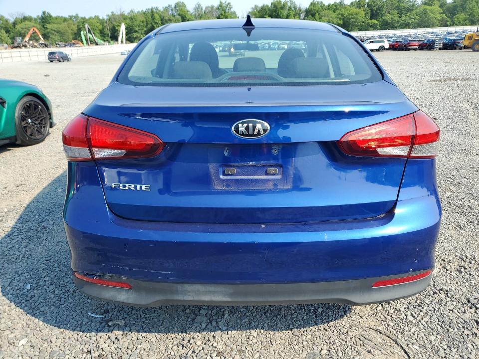 62482636 :رقم المزاد ، 3KPFK4A79HE139117 vin ، 2017 Kia Forte مزاد بيع