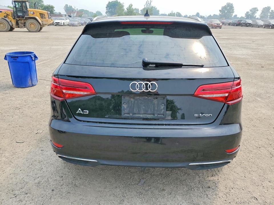 Продаж на аукціоні авто 2017 Audi A3, vin: WAUSPBFFXHA105269, номер лоту: 60688486