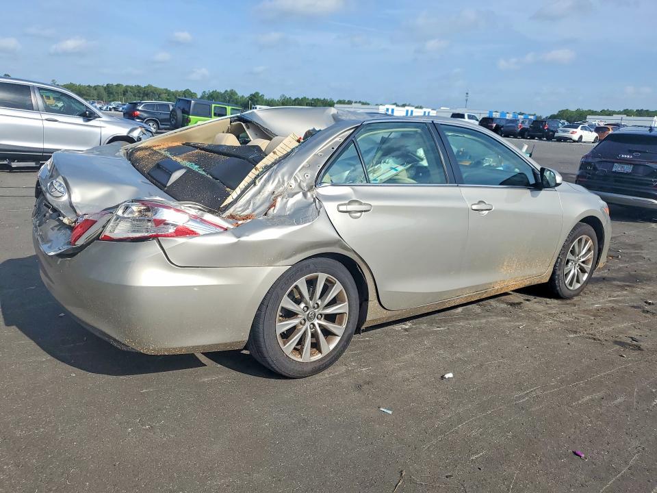 61908206 :رقم المزاد ، 4T1BF1FK3HU432328 vin ، 2017 Toyota Camry مزاد بيع