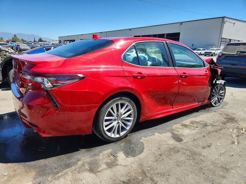 Продаж на аукціоні авто 2022 Toyota Camry, vin: 4T1G11AK2NU011188, номер лоту: 61870486