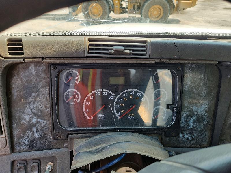 Продажа на аукционе авто 2001 Freightliner Columbia 1, vin: 1FUJA6CG71LJ34266, номер лота: 59921776