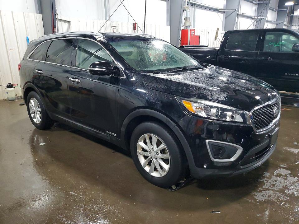 60243046 :رقم المزاد ، 5XYPGDA57JG421060 vin ، 2018 Kia Sorento مزاد بيع