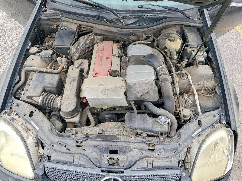 60718776 :رقم المزاد ، WDBKK49F81F179032 vin ، 2001 Mercedes-benz Slk مزاد بيع