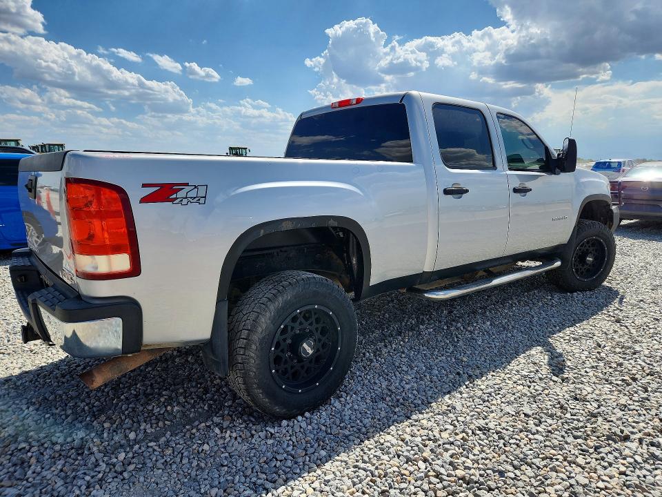 61765016 :رقم المزاد ، 1GT120CG0BF105421 vin ، 2011 Gmc Sierra مزاد بيع