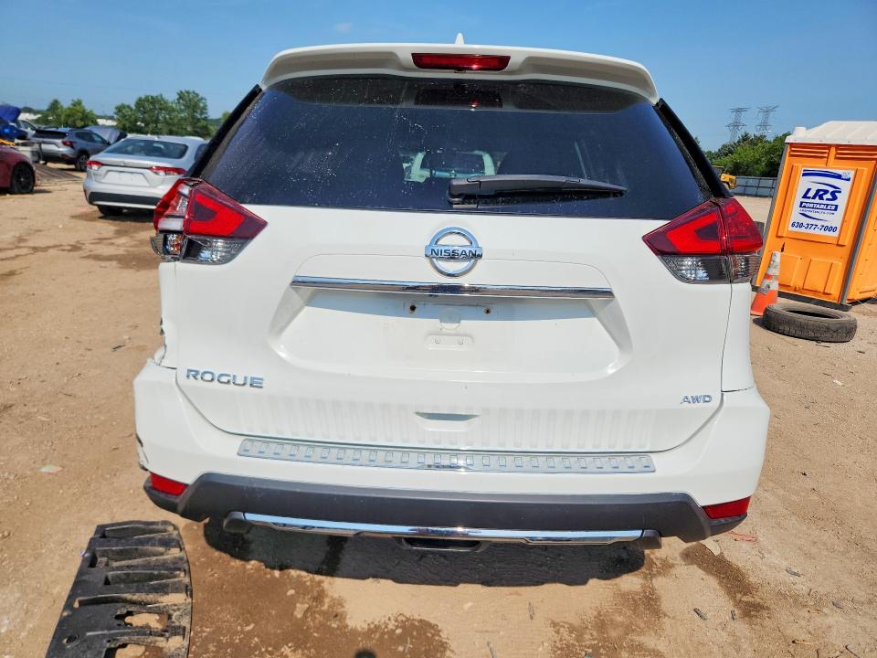 Продажа на аукционе авто 2017 Nissan Rogue, vin: KNMAT2MV5HP538435, номер лота: 61119426