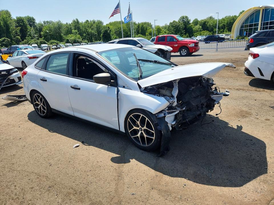 2016 Ford Focus მანქანა იყიდება აუქციონზე, vin: 1FADP3E25GL228034, აუქციონის ნომერი: 62013426