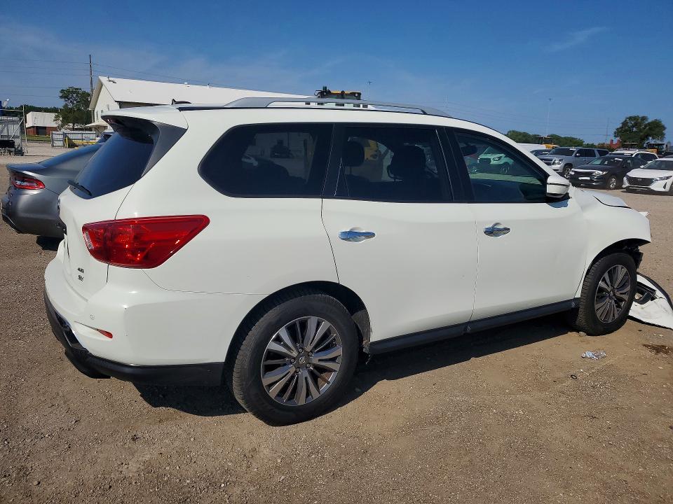 Продажа на аукционе авто 2018 Nissan Pathfinder, vin: 5N1DR2MM0JC611920, номер лота: 62261306