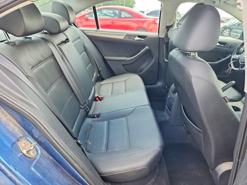 61378996 :رقم المزاد ، 3VWDB7AJ1HM291951 vin ، 2017 Volkswagen Jetta مزاد بيع