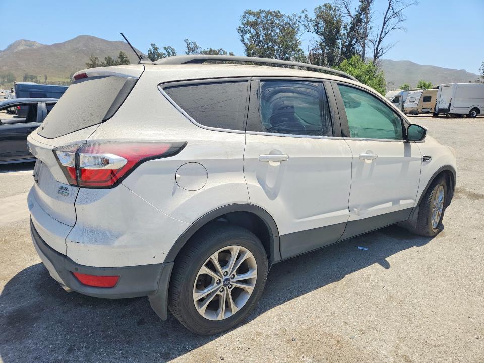 Продаж на аукціоні авто 2018 Ford Escape, vin: 1FMCU0HDXJUB14375, номер лоту: 61764866