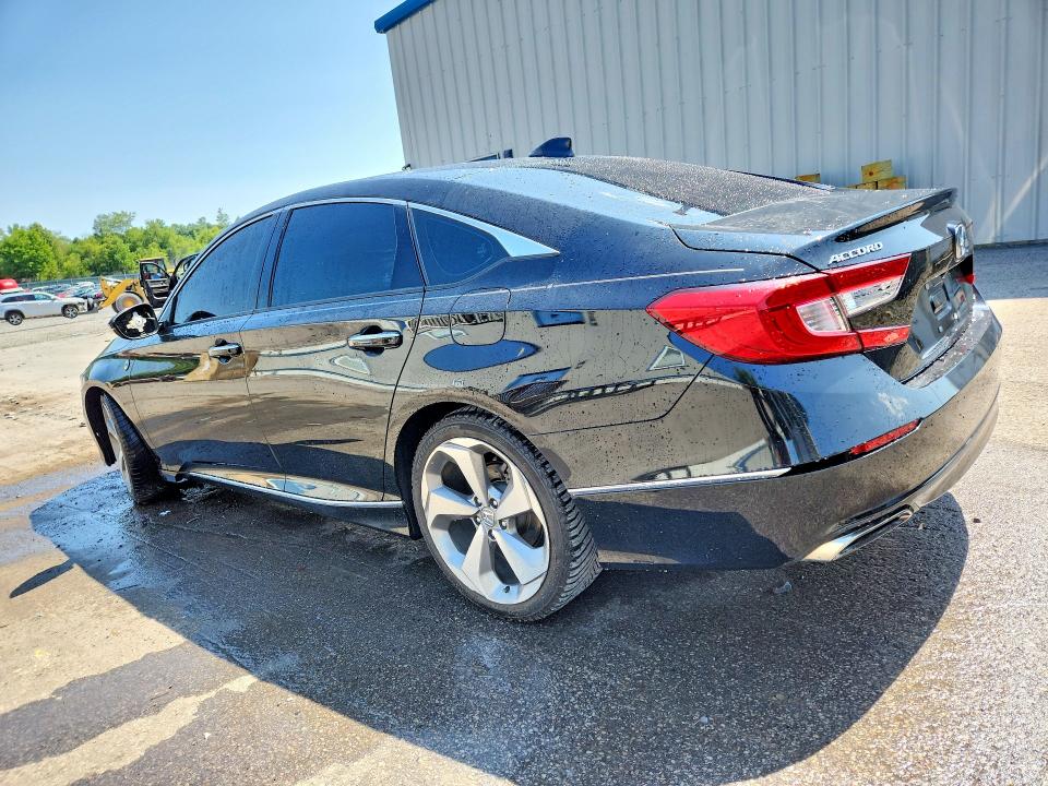 Продажа на аукционе авто 2018 Honda Accord, vin: 1HGCV1F90JA043647, номер лота: 62064956