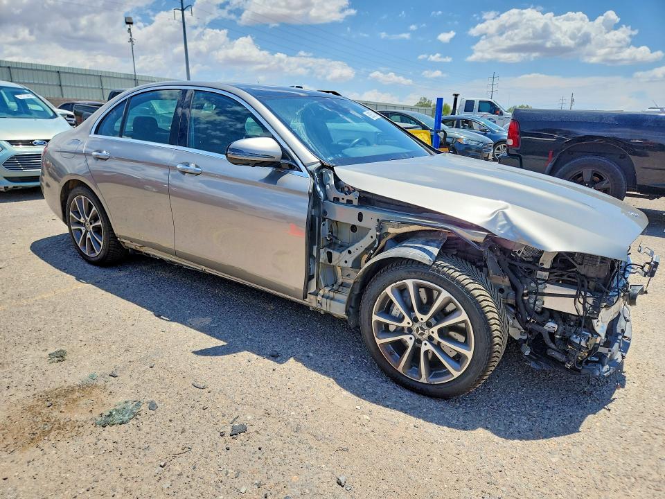 60552116 :رقم المزاد ، W1KZF5KB0MA954903 vin ، 2021 Mercedes-benz E مزاد بيع