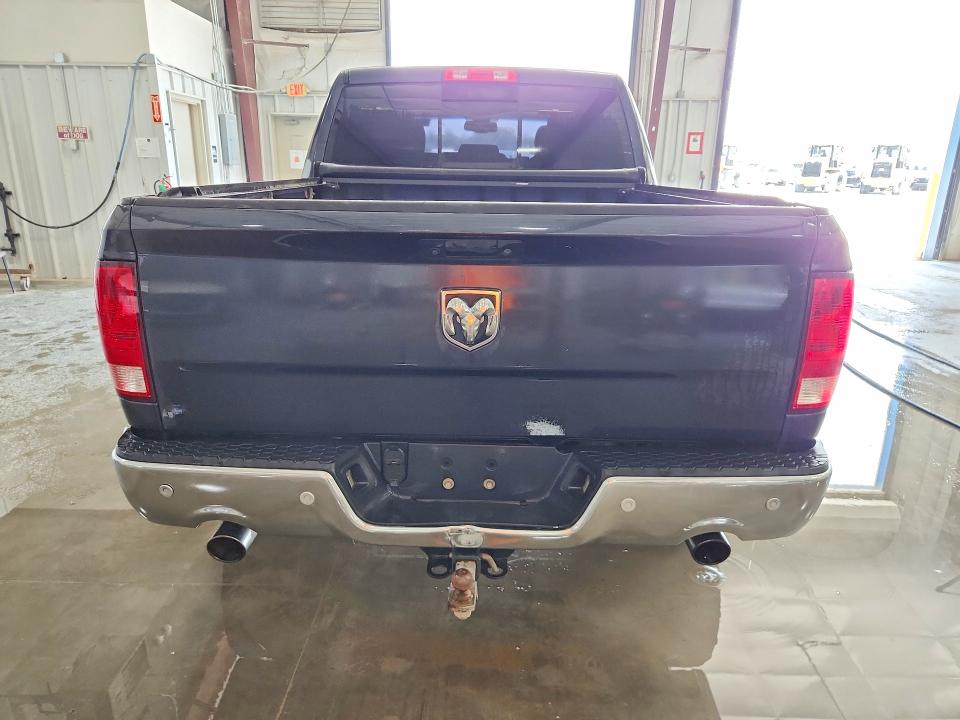 61142006 :رقم المزاد ، 3C6RR7LT8JG163334 vin ، 2018 Ram 1500 مزاد بيع