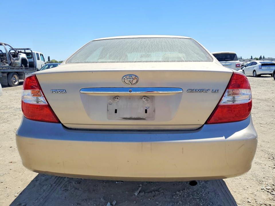 60991516 :رقم المزاد ، JTDBE32K520115786 vin ، 2002 Toyota Camry مزاد بيع