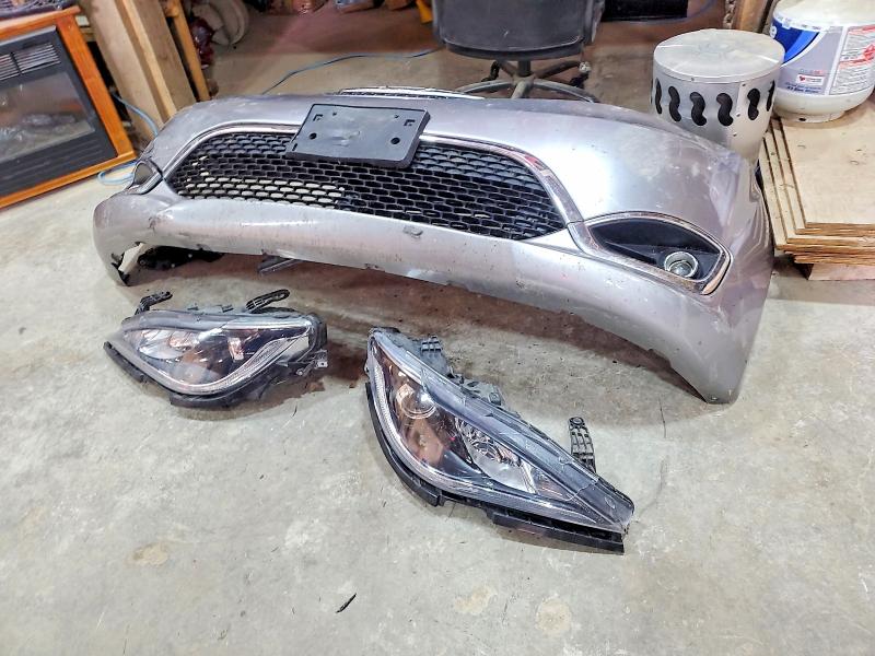 61870996 :رقم المزاد ، 2C4RC1FG5JR113278 vin ، 2018 Chrysler Pacifica مزاد بيع