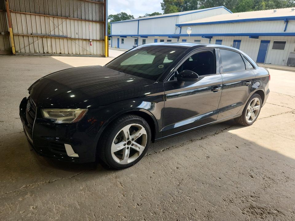 Продажа на аукционе авто 2017 Audi A3, vin: WAUB8GFFXH1012441, номер лота: 63157796