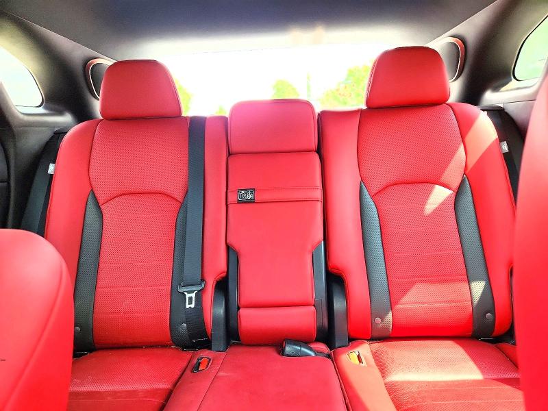 62442406 :رقم المزاد ، 2T2YGMDA3MC068390 vin ، 2021 Lexus Rx مزاد بيع