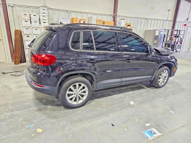 2018 Volkswagen Tiguan მანქანა იყიდება აუქციონზე, vin: WVGAV7AX0JK002679, აუქციონის ნომერი: 58727466