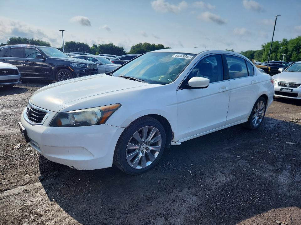 Auction sale of the 2008 Honda Accord, vin: 1HGCP26398A050697, lot number: 61569946
