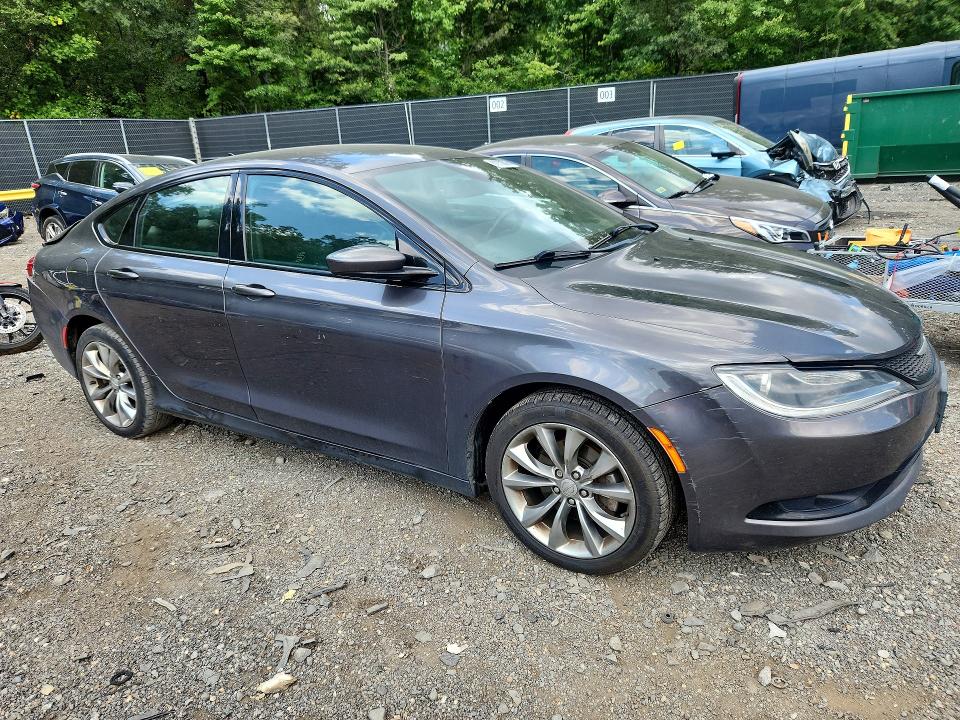 62750606 :رقم المزاد ، 1C3CCCBB7FN554611 vin ، 2015 Chrysler 200 مزاد بيع