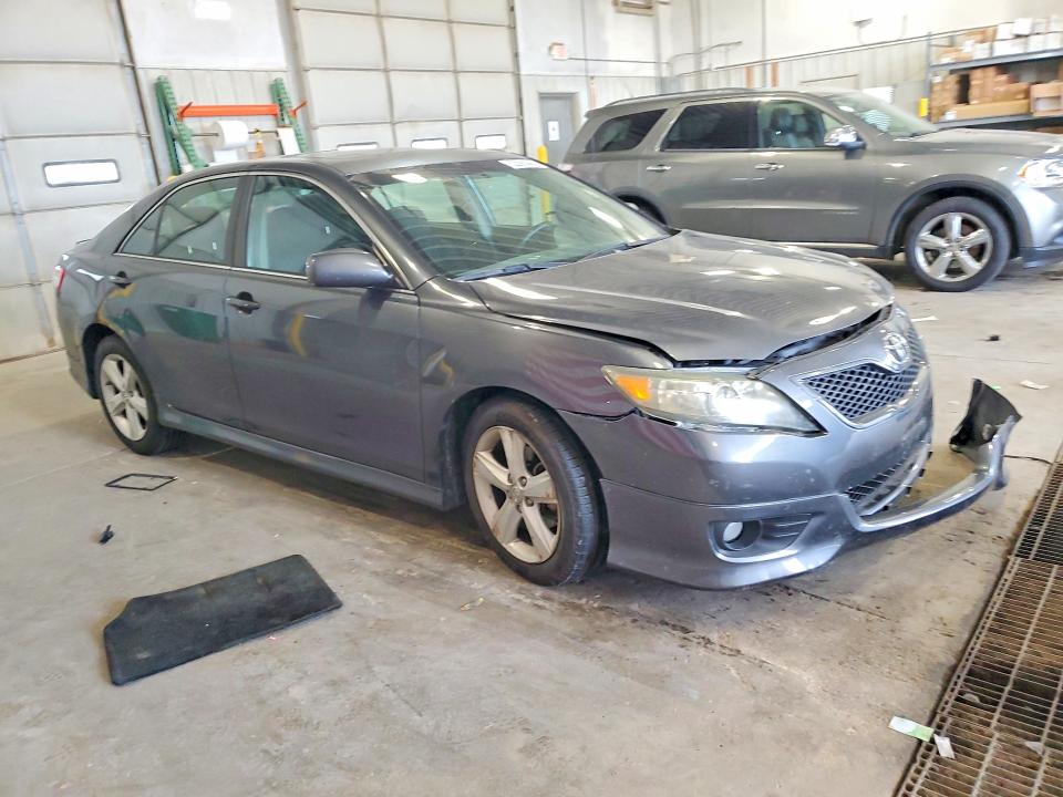 62890086 :رقم المزاد ، 4T1BF3EK5BU755512 vin ، 2011 Toyota Camry مزاد بيع