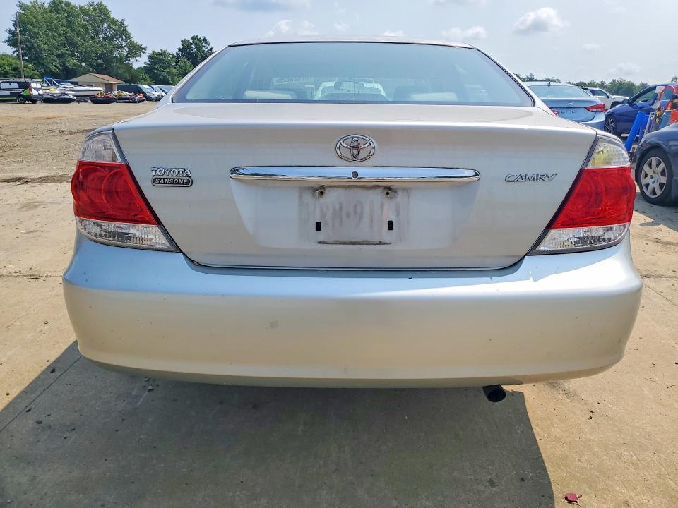 62828826 :رقم المزاد ، 4T1BE32KX5U091879 vin ، 2005 Toyota Camry مزاد بيع