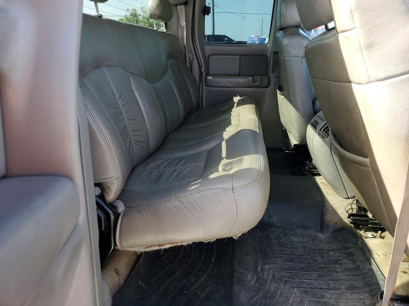 60601326 :رقم المزاد ، 1GCEC19T4YZ260179 vin ، 2000 Chevrolet Silverado مزاد بيع