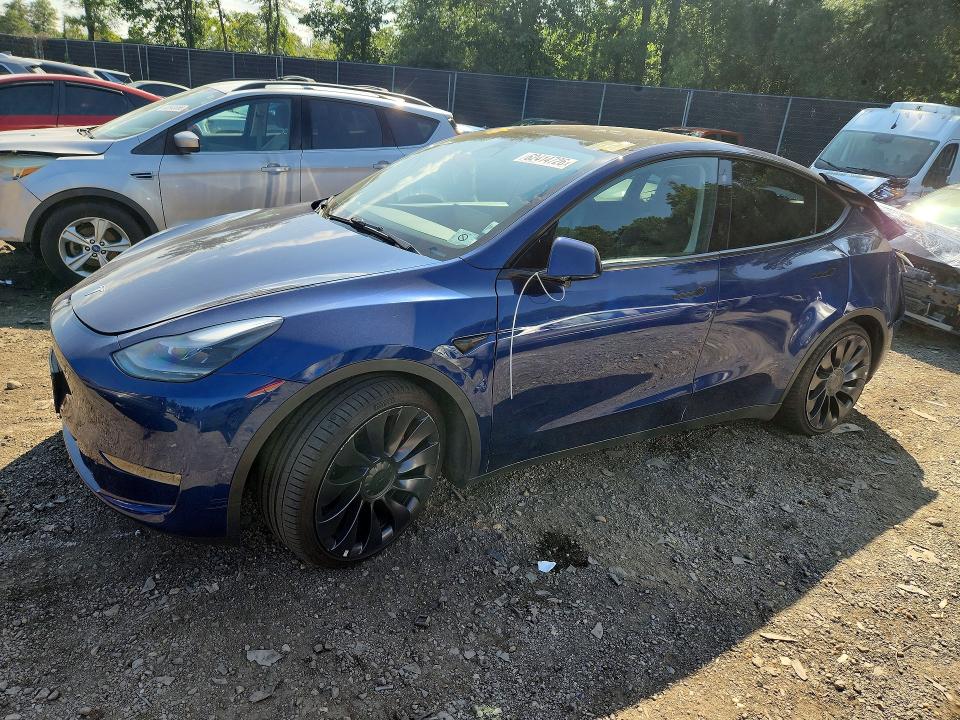 62414726 :رقم المزاد ، 7SAYGDEF3NF307550 vin ، 2022 Tesla Model Y مزاد بيع