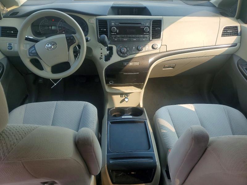 61299066 :رقم المزاد ، 5TDKK3DC3BS120951 vin ، 2011 Toyota Sienna مزاد بيع