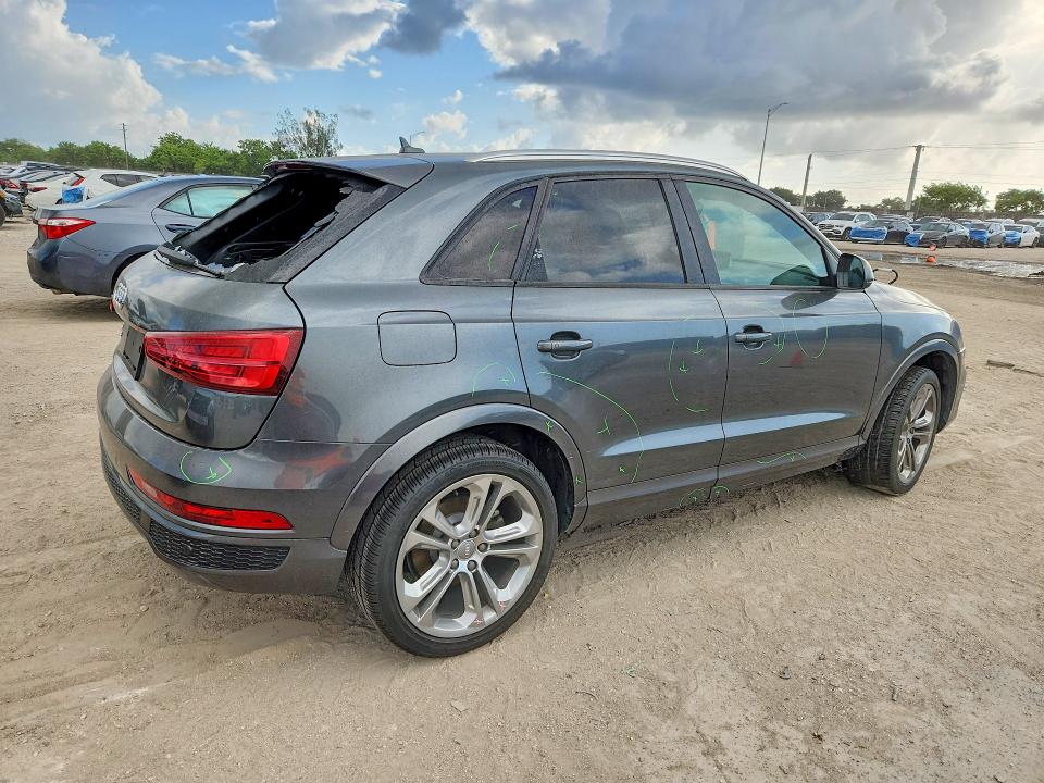 2018 Audi Q3 მანქანა იყიდება აუქციონზე, vin: WA1BCCFS0JR030987, აუქციონის ნომერი: 61039126