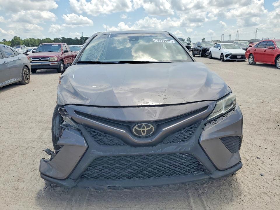 59955096 :رقم المزاد ، 4T1G11AK8LU306499 vin ، 2020 Toyota Camry مزاد بيع