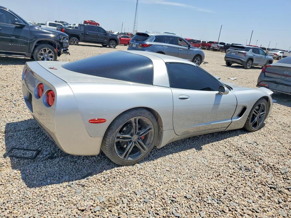 63337136 :رقم المزاد ، 1G1YY22G245111894 vin ، 2004 Chevrolet Corvette مزاد بيع