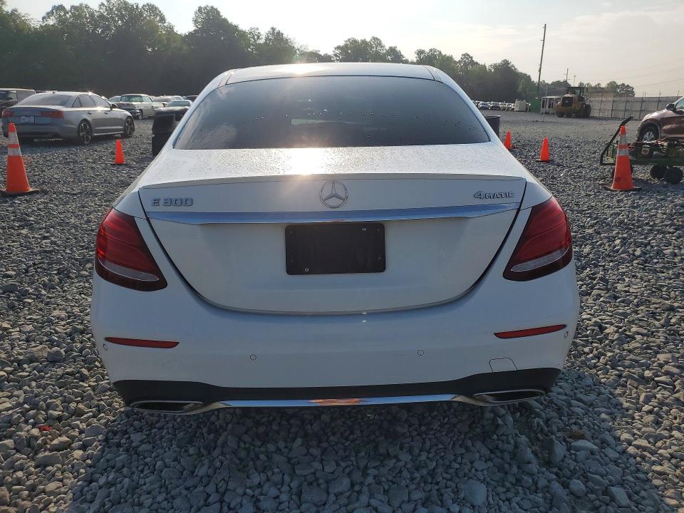 59265156 :رقم المزاد ، WDDZF4KB9HA032954 vin ، 2017 Mercedes-benz E مزاد بيع