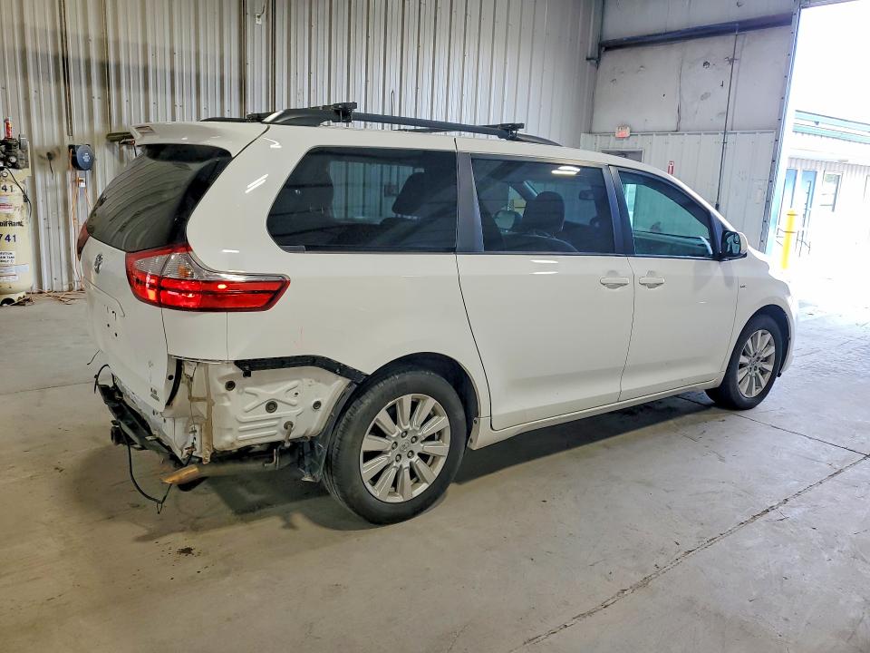 60561546 :رقم المزاد ، 5TDJZ3DCXHS167295 vin ، 2017 Toyota Sienna مزاد بيع